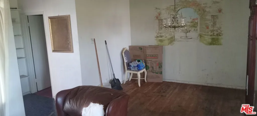 2308 W 117th Street, Hawthorne, California 90250 home-pic-6